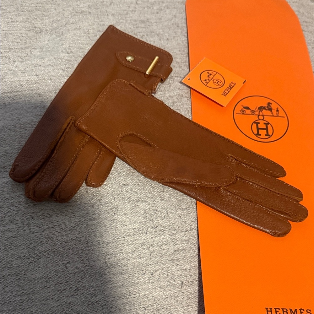 New With Tags - Brown Hermes Gloves